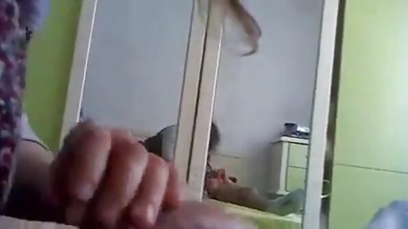 Nikki Sims drži lekciju o poslu sisa